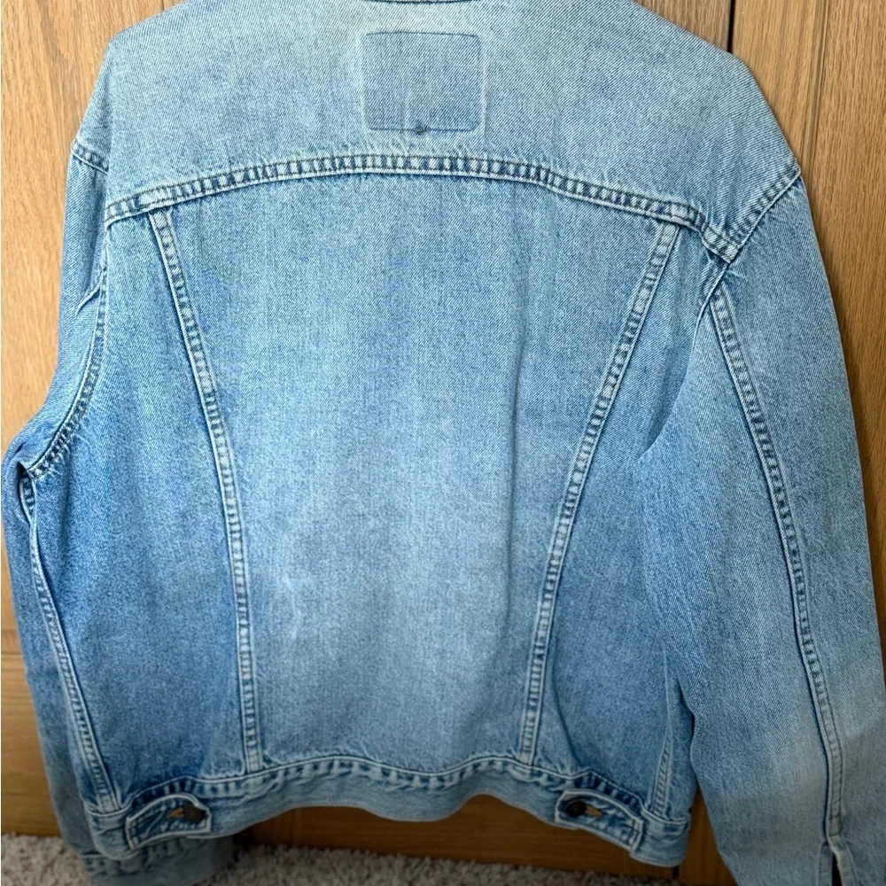 Vintage Levi’s Jean Jacket - Picture 2 of 10